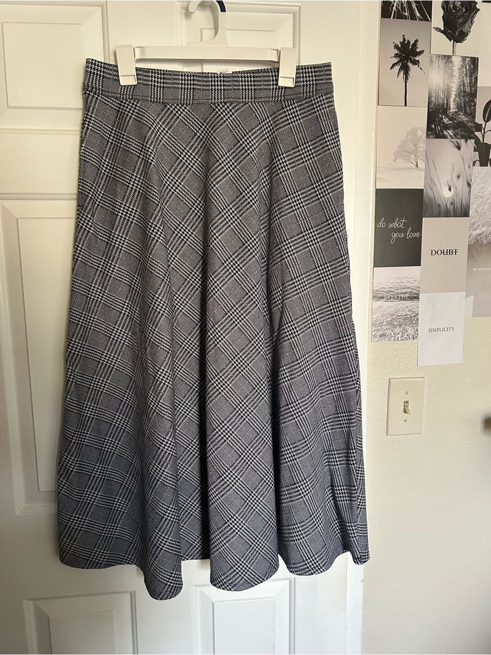 HALARA Black & Grey Plaid Pleated Midi Skirt - Picture 2 of 5